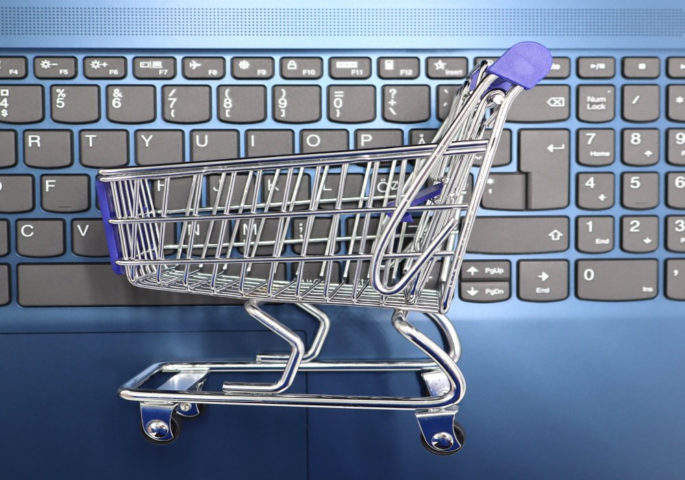 E-ticaret SEO, bir e-ticaret sitesindeki kategori, ürün ve içerik sayfalarının Google ve diğer arama motorlarında daha üst sıralarda görünmesini sağlayan t